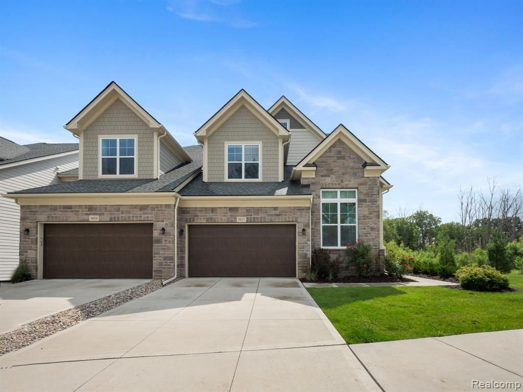 3017 N Spurway Drive, Ann Arbor, MI 48105