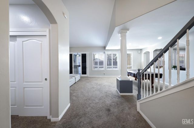 7105 Triple Falls Drive, Bakersfield, CA 93312