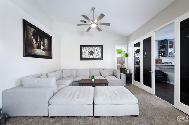 7105 Triple Falls Drive, Bakersfield, CA 93312