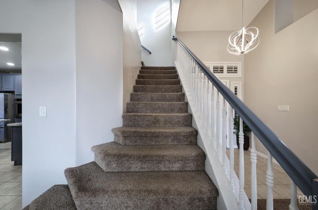 7105 Triple Falls Drive, Bakersfield, CA 93312