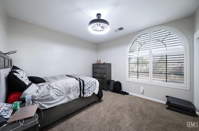 7105 Triple Falls Drive, Bakersfield, CA 93312