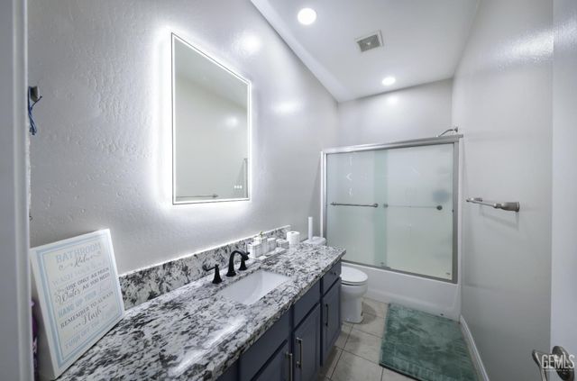 7105 Triple Falls Drive, Bakersfield, CA 93312