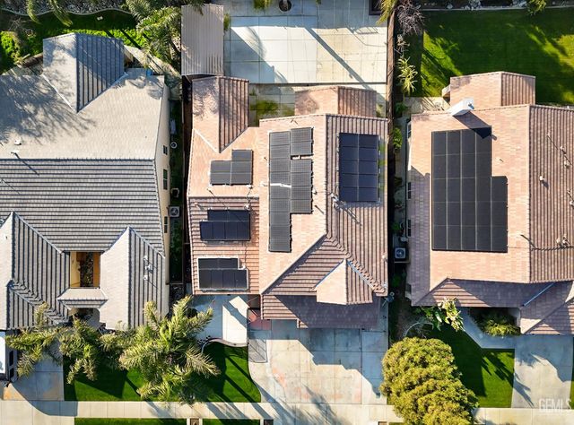 7105 Triple Falls Drive, Bakersfield, CA 93312