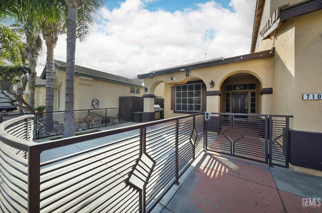 7105 Triple Falls Drive, Bakersfield, CA 93312