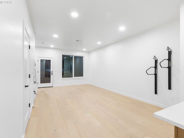 11072 Sw 61st Ave 2, Portland, OR 97219