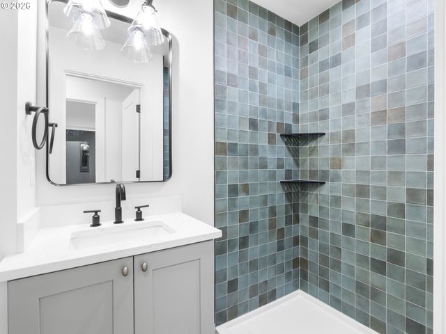 11072 Sw 61st Ave 2, Portland, OR 97219