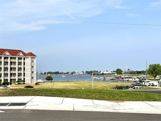 205 W 1st Street, Ludington, MI 49431