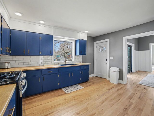 205 W 1st Street, Ludington, MI 49431