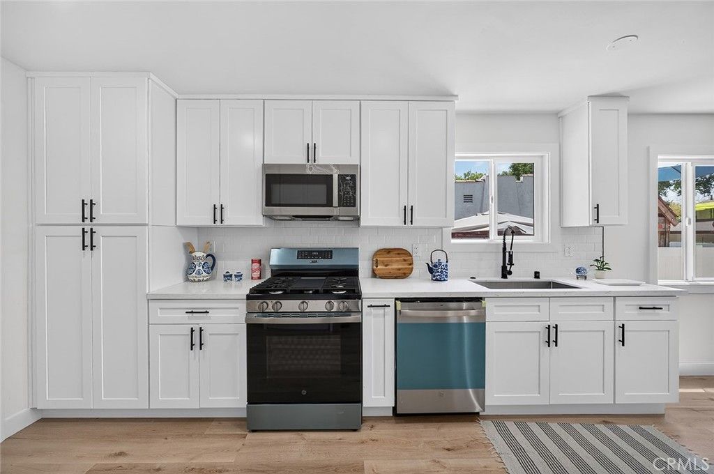 Image 6 of property listing at 241 E Plenty, Long Beach, CA 90805