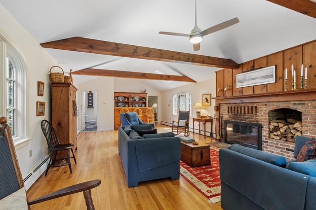 36 Haggetts Pond Rd, Andover, MA 01810
