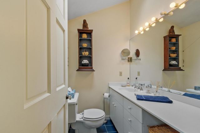 36 Haggetts Pond Rd, Andover, MA 01810