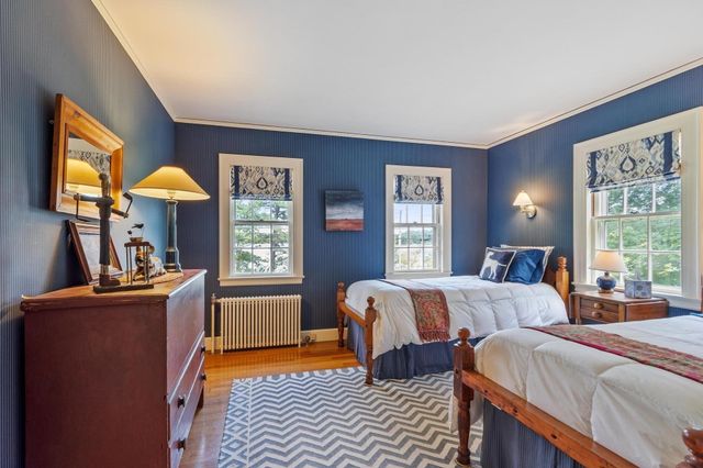 36 Haggetts Pond Rd, Andover, MA 01810