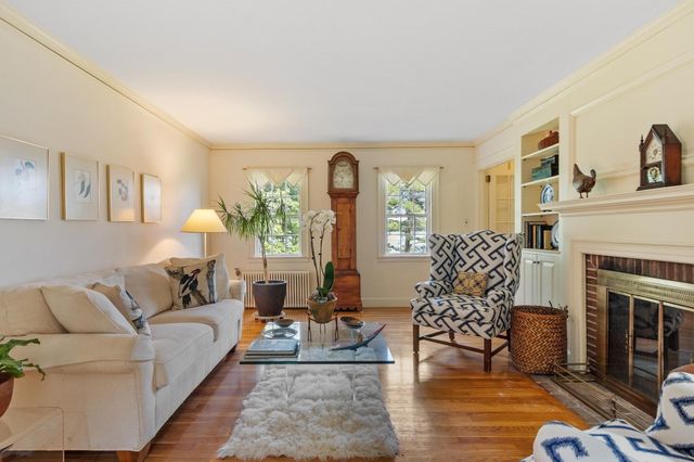 36 Haggetts Pond Rd, Andover, MA 01810
