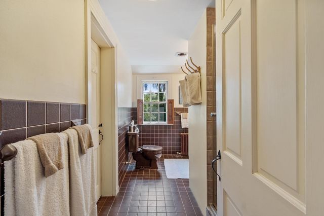 36 Haggetts Pond Rd, Andover, MA 01810