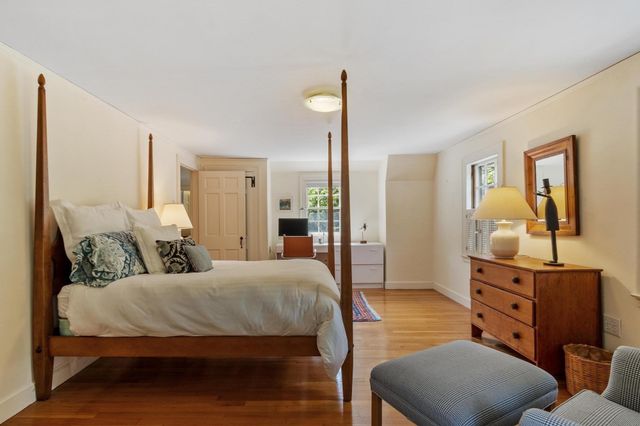 36 Haggetts Pond Rd, Andover, MA 01810