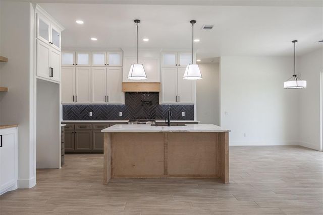 9385 Eliana Drive, Guthrie, OK 73044