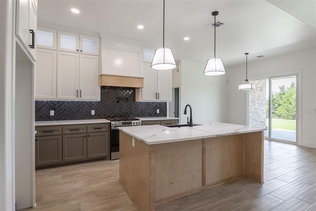 9385 Eliana Drive, Guthrie, OK 73044