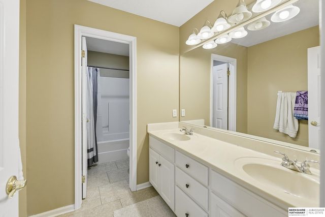 1867 S 177th Avenue, Omaha, NE 68130