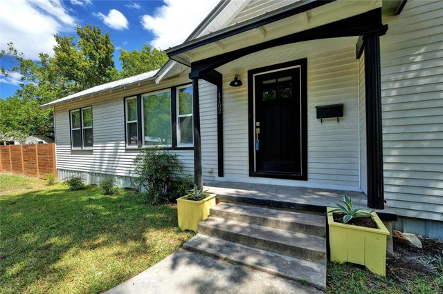 1102 Hackberry ST, Taylor, TX 76574