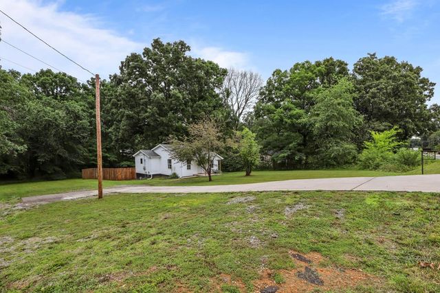 3743 Highway 100, Centerville, TN 37033