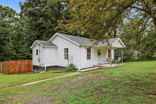 3743 Highway 100, Centerville, TN 37033