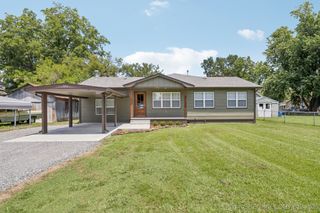 314 W Olney Avenue, Chouteau, OK 74337