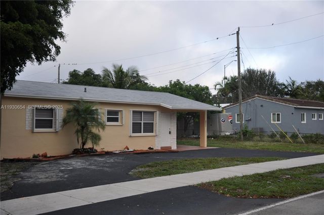 571 NE 61st St, Oakland Park, FL 33334
