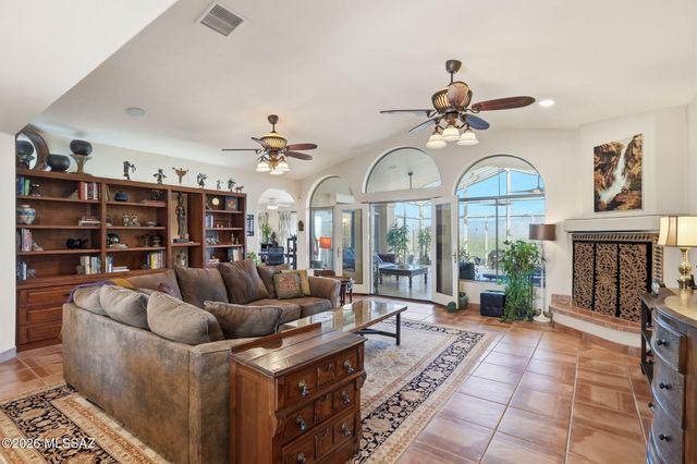 3554 W Calle Dos, Green Valley, AZ 85622