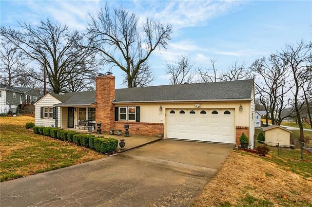 3803 NW 62nd Street, Kansas City, MO 64151