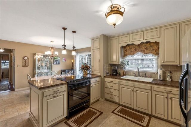 3803 NW 62nd Street, Kansas City, MO 64151