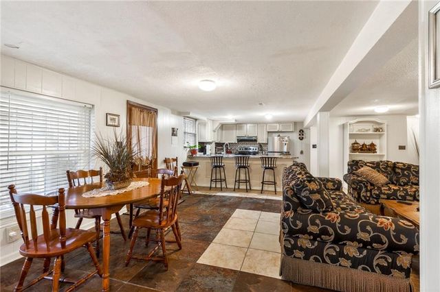 3803 NW 62nd Street, Kansas City, MO 64151