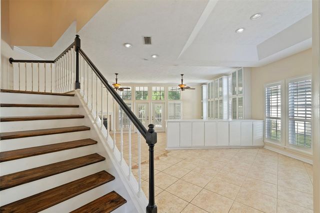 18756 WIMBLEDON CIRCLE, Lutz, FL 33558