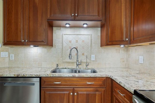 18756 WIMBLEDON CIRCLE, Lutz, FL 33558