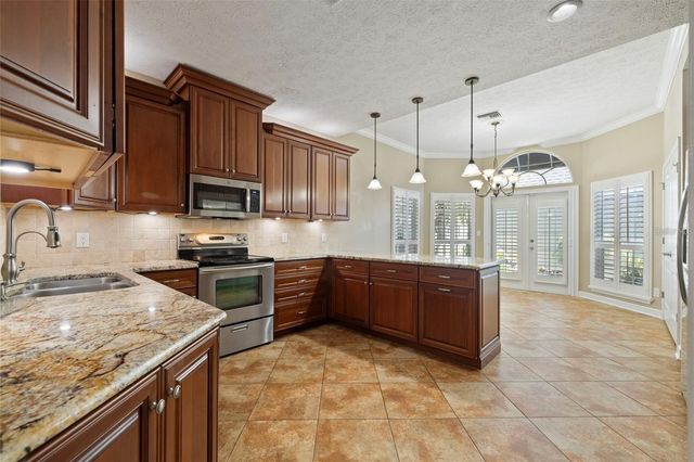 18756 WIMBLEDON CIRCLE, Lutz, FL 33558