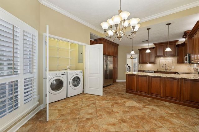 18756 WIMBLEDON CIRCLE, Lutz, FL 33558