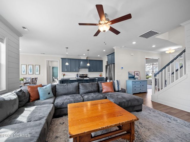 106 Northern Pintail Place, Hampstead, NC 28443