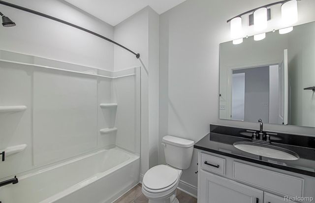 20473 West Kilburn Drive, Macomb Township, MI 48044