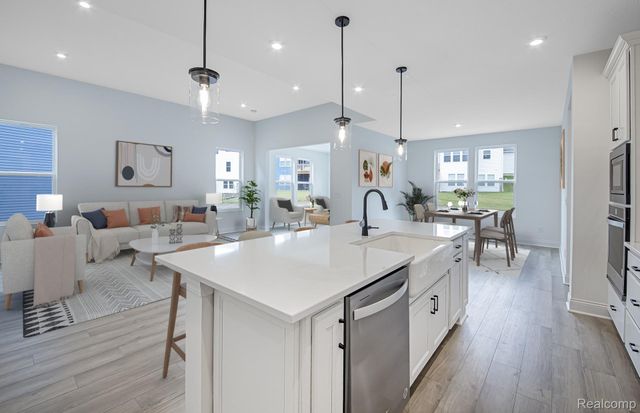 20473 West Kilburn Drive, Macomb Township, MI 48044