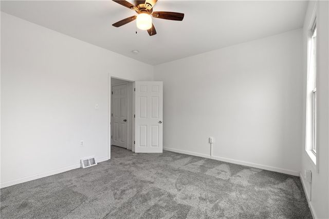 222 S 6th St, Jeannette, PA 15644