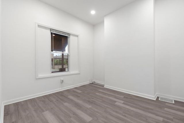 222 S 6th St, Jeannette, PA 15644