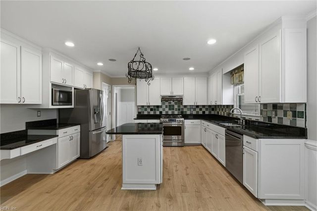 312 Lakeland CRES, Yorktown, VA 23693