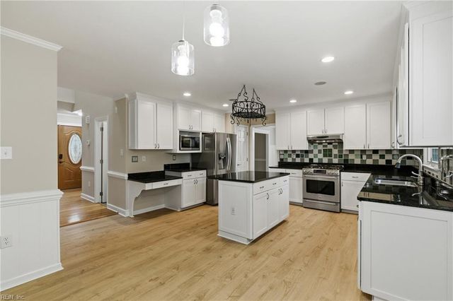 312 Lakeland CRES, Yorktown, VA 23693