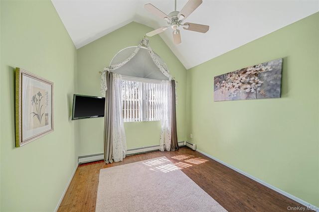 1 Ivy Court, Centereach, NY 11720