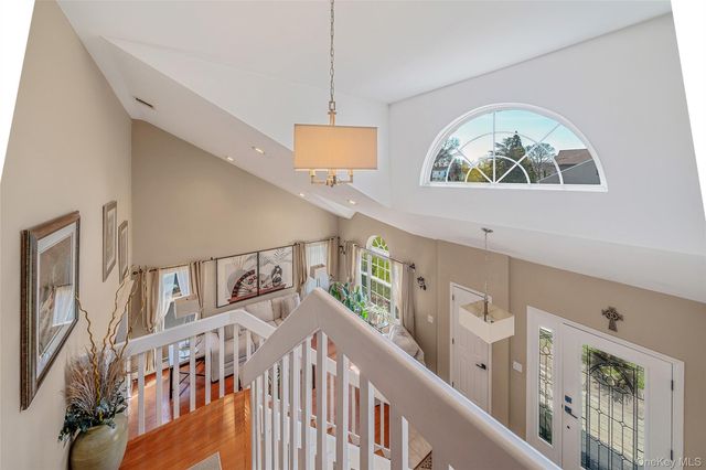 1 Ivy Court, Centereach, NY 11720