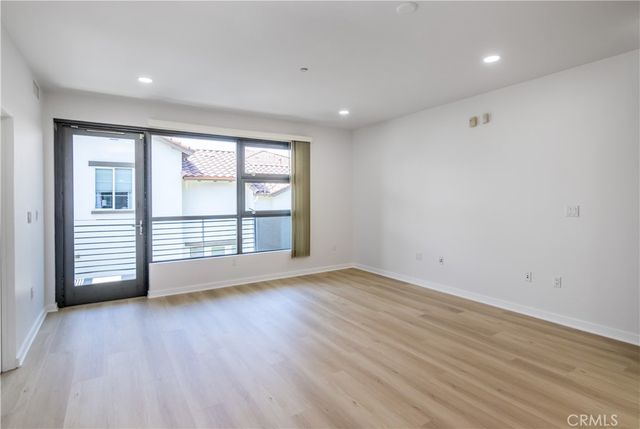 13045 Pacific Promenade 303, Playa Vista, CA 90094