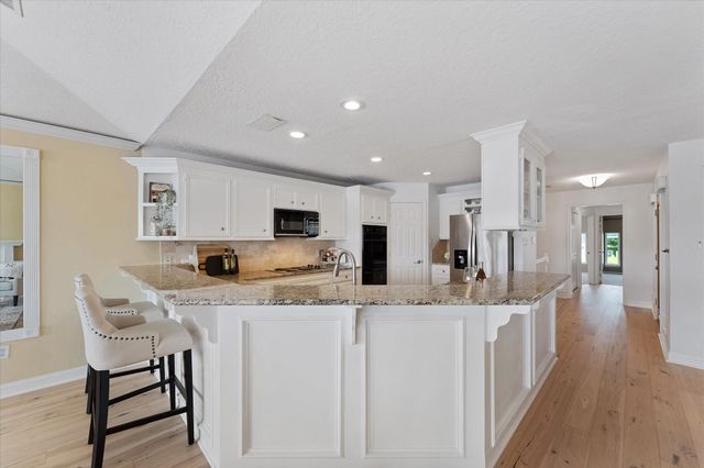 225 Capetown, Montgomery, TX 77356