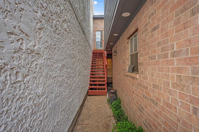225 Capetown, Montgomery, TX 77356