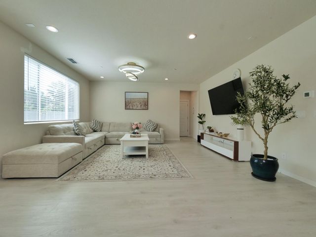 4126 Arjuna Way, Rancho Cordova, CA 95742