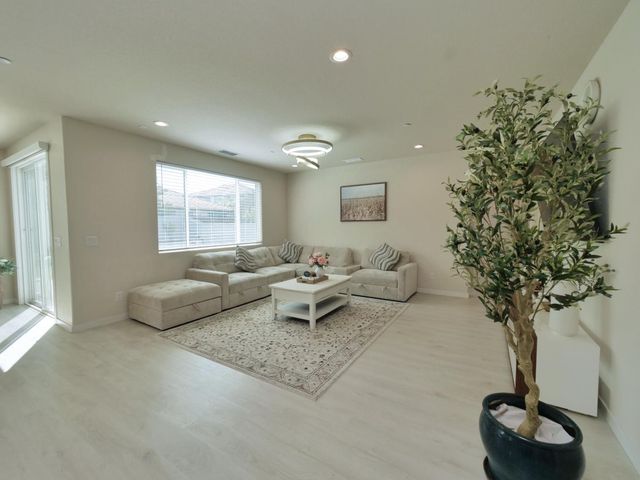 4126 Arjuna Way, Rancho Cordova, CA 95742