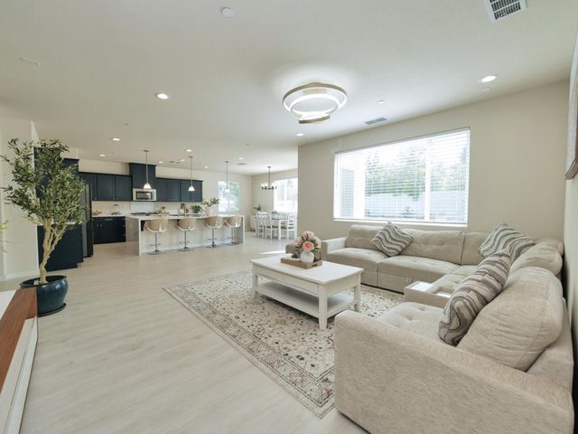 4126 Arjuna Way, Rancho Cordova, CA 95742